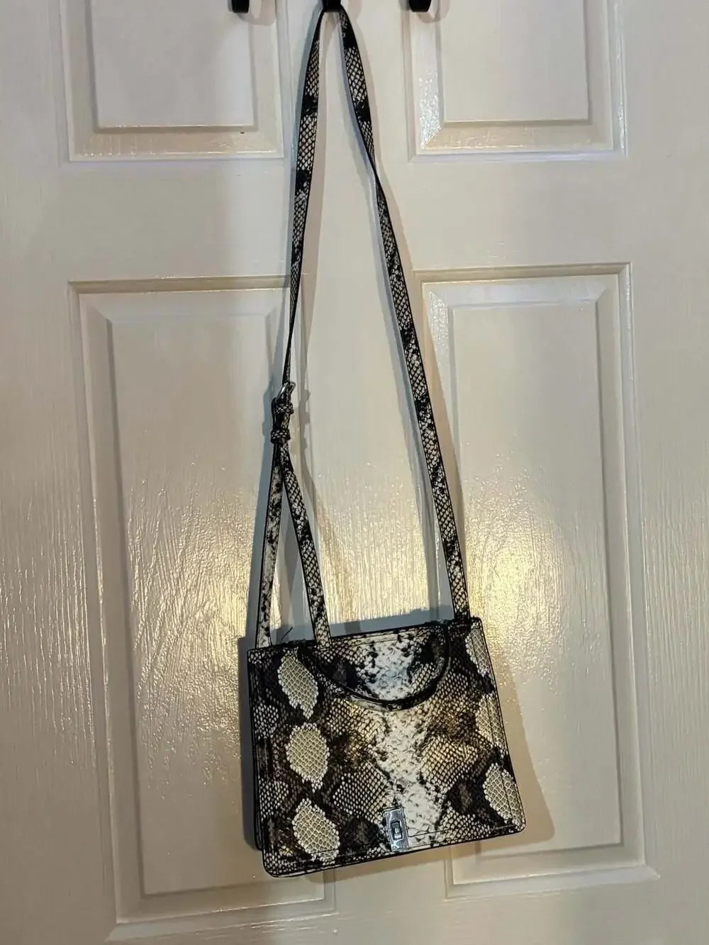 Enzo Angiolini Snake Print Crossbody Shoulder Bag Handbag